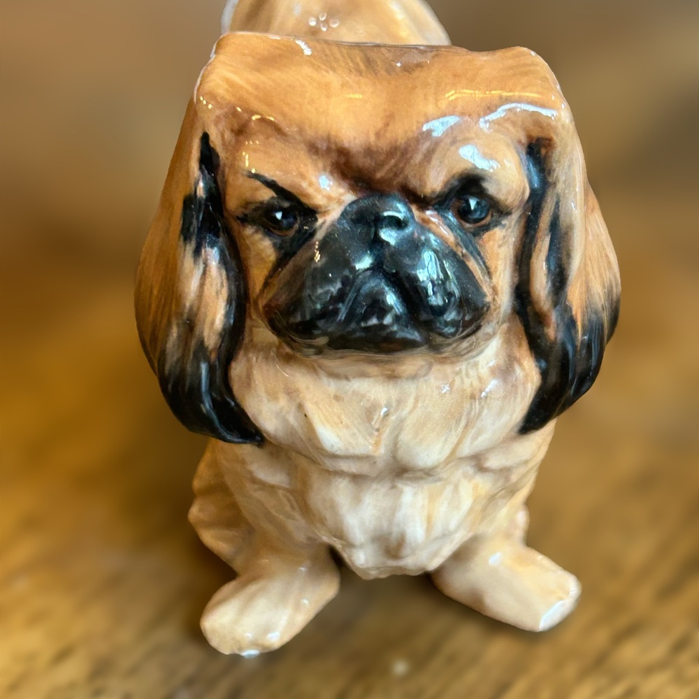 Vintage Royal Doulton Pair of Porcelain Pekingese Dogs - Picture 3 of 7